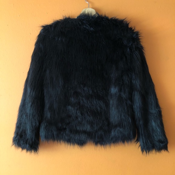My chic faux fur in black - Picture 7 of 16